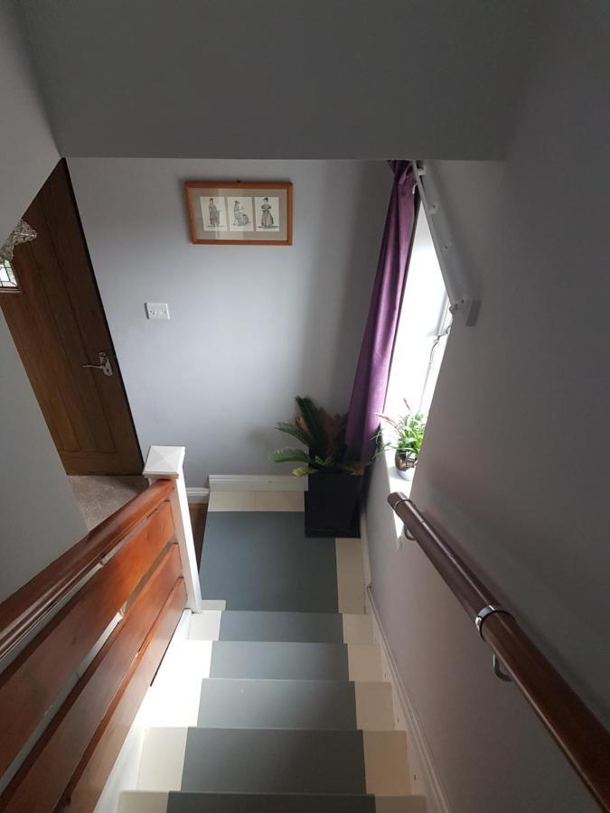 Post Office Row Apartment And Garden Crickhowell Exterior foto